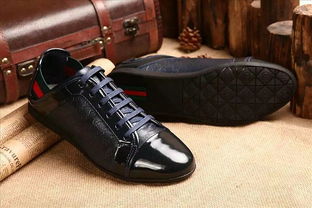 經(jīng)典與時(shí)尚的交融——2015古奇專柜款男士休閑皮鞋